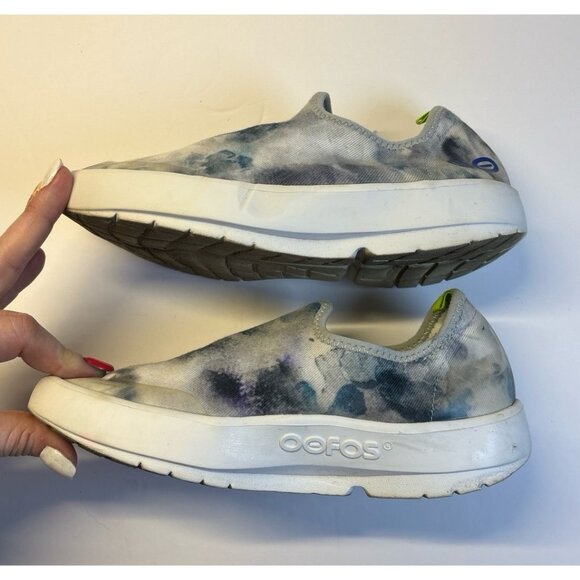 oofos shoes (size 6‎ women) - Picture 7 of 9